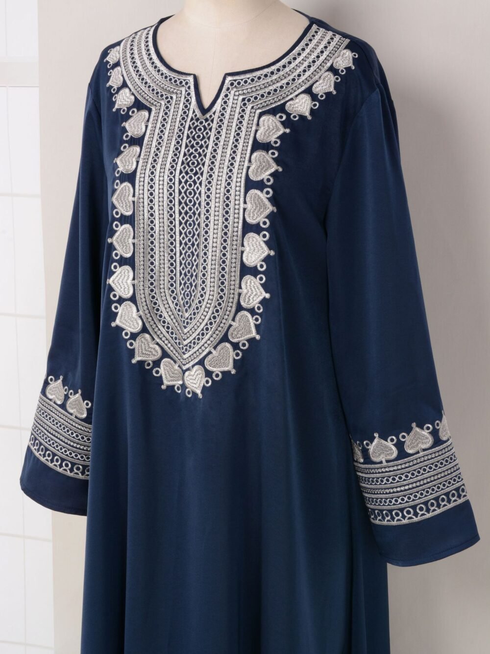 Notched Collar Solid Color Embroidered Kaftan Dress